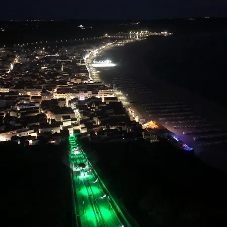 Casa Batel A 100m Da בית נופש נאזרה